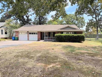 2705 Ozark Dr