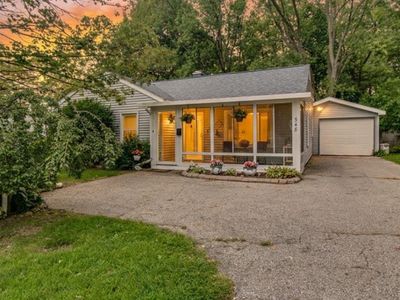 548 Riverside Dr