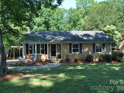1427 Churchill Dr