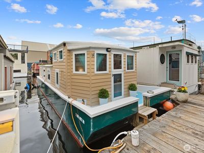 2143 N Northlake Way #47