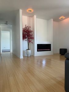 Property at 590 Willowcreek Ct #4-14, Clarendon Hills, IL
