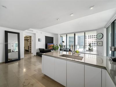 68 SE 6th St #1201