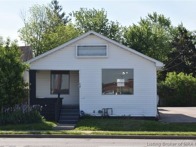 714 E 10th Street