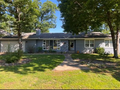 1 Hillcrest Dr