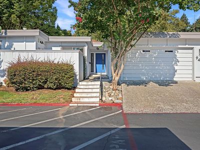 941 Commons Dr
