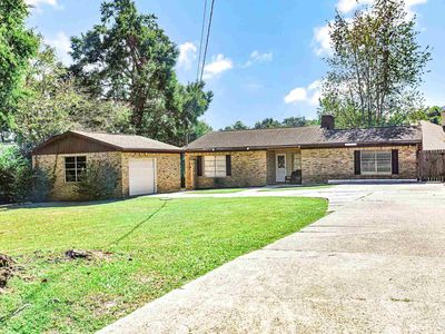 3441 Riverina Dr