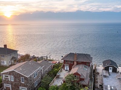 165 Bay Walk