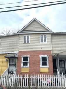 126-28 E 153rd St