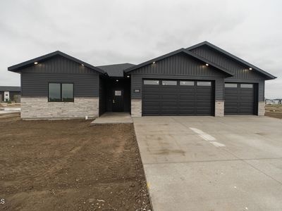 200 Paradise Dr