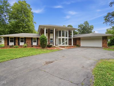 28 N Centennial Rd