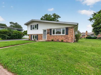 Property at 10818 S Plahm Ct, Worth, IL