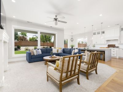 2252 E Fieldstone Cir