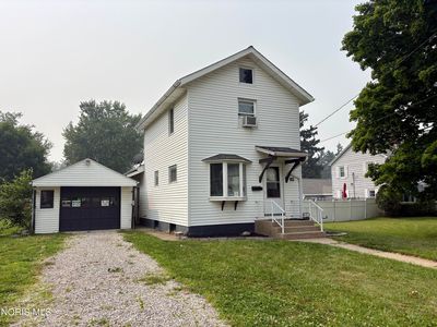 208 Lawrence St