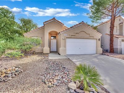 2124 Feather Bush St