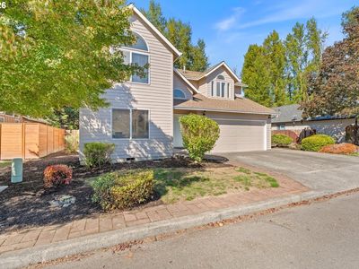 1037 NE Lija Loop