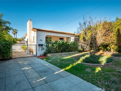 1437 N Sierra Bonita Ave