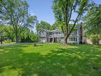 586 Earl Dr