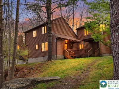 Property at 227 Sedburgh Ct, Bushkill, PA