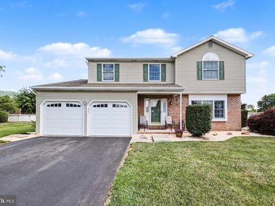 9 Blue Spruce Dr