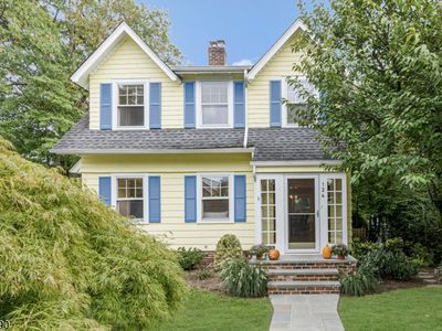 124 College Pl