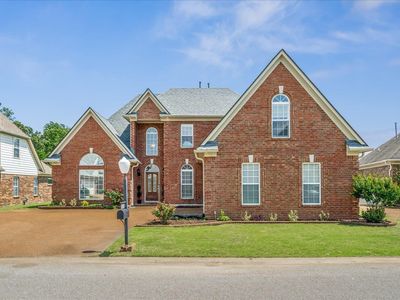 8909 Village Lake Ln