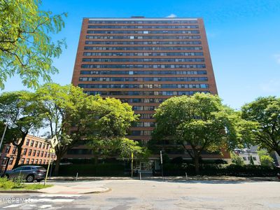 135 Montgomery Street #21A