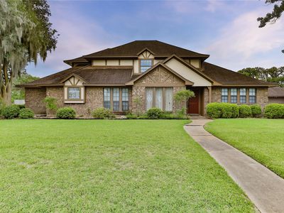 101 White Oak Dr