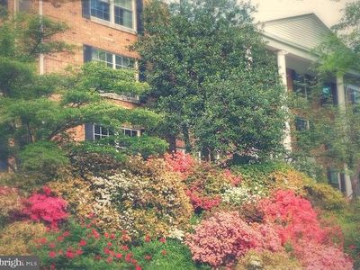 7621 Provincial Dr APT 211