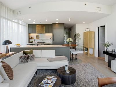 905 Juniper St NE Unit 516