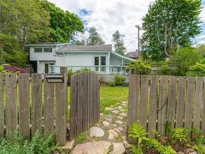 7 Lighthouse Way