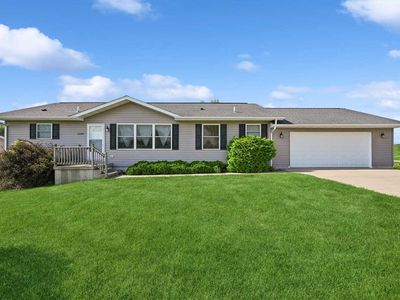 2590 Meadow View Dr
