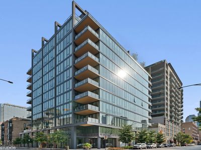 366 W Superior St #604