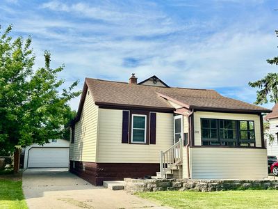 240 Rose Ave