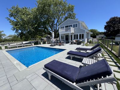 81 Beach Rd