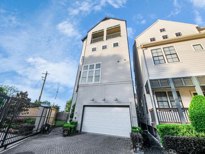 4005 Woodshire Village Est