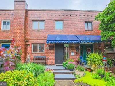 6150 Chinquapin Pkwy