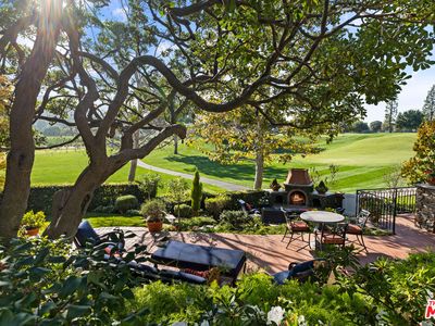 10092 Valley Spring Ln