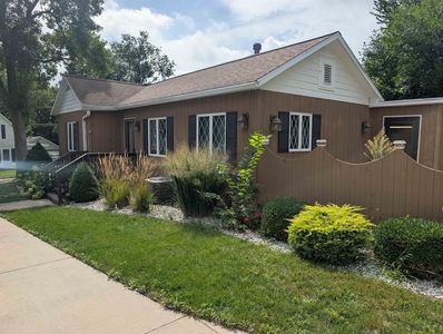 302 Maple Ave