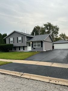 Property at 4603 S Churchill Dr, Richton Park, IL