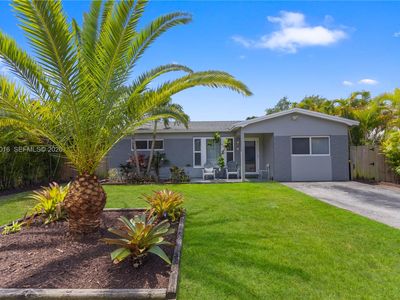 Property at 28 SE 7th St, Dania, FL