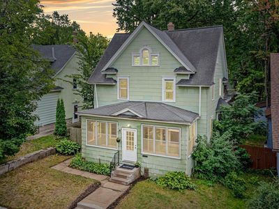1070 Minnehaha Ave E