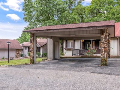8 Lunsford Ln