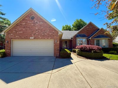 46557 Glen Pointe Dr