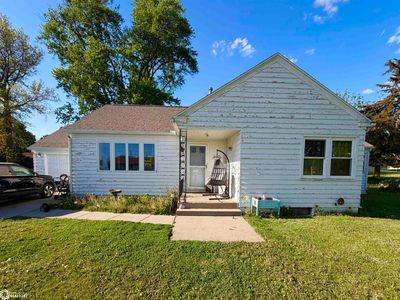 210 W Cedar