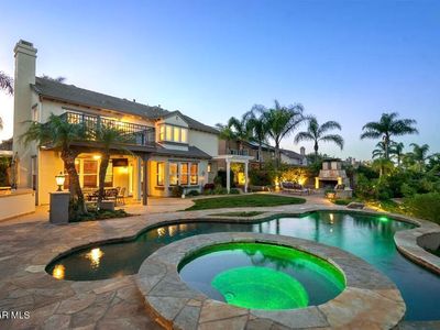 490 Peter Pl