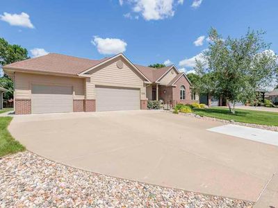 2706 Lakeview Dr