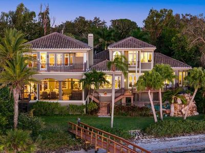 2115 Lychee Ln