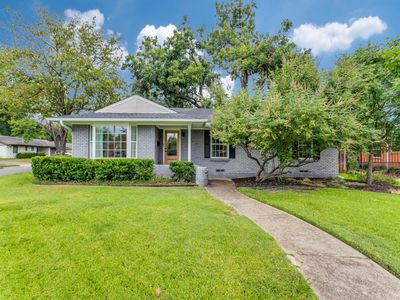 7105 Bennington Dr