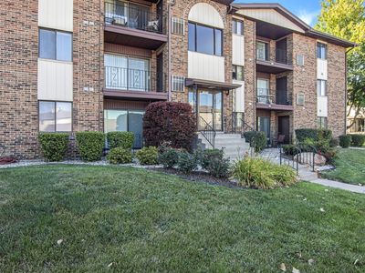 13933 Laramie Ave APT 214