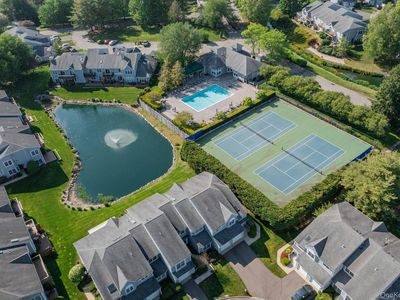 30 Lakebridge Drive S